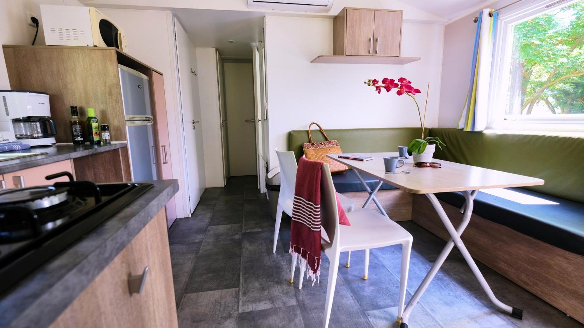 Camping Le Couriou Recoubeau-Jansac Exterior photo