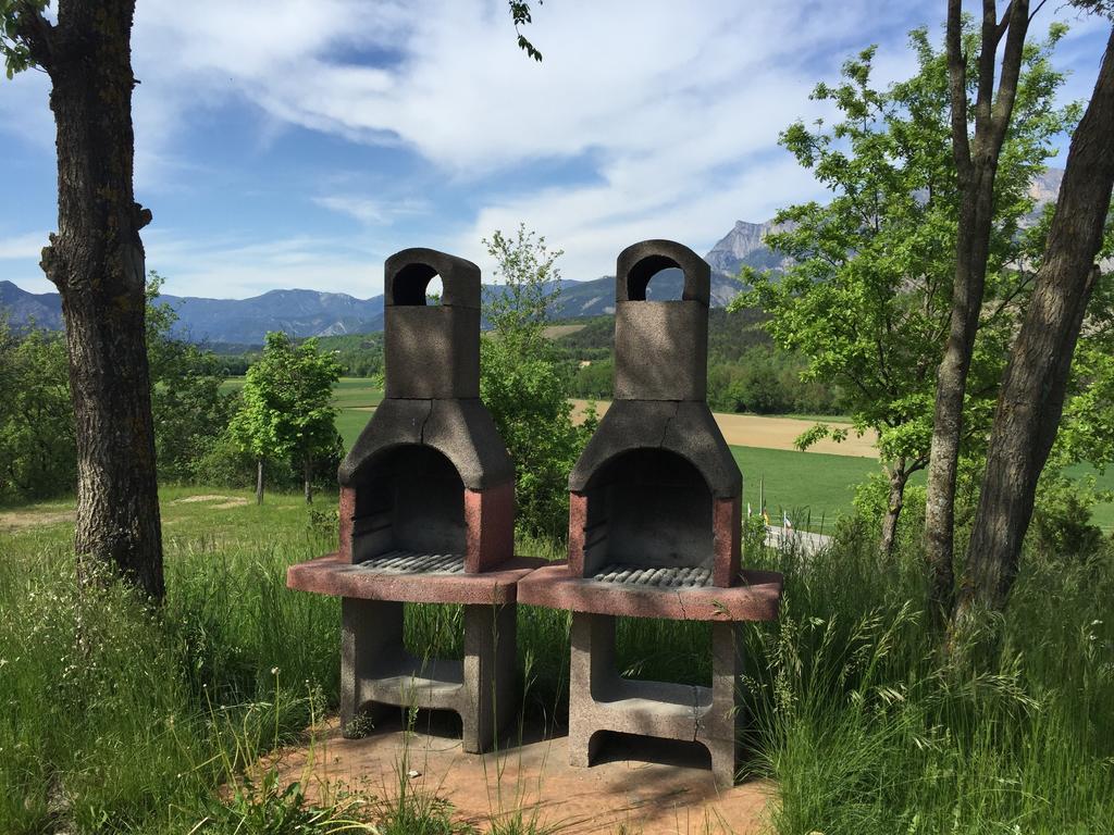 Camping Le Couriou Recoubeau-Jansac Exterior photo