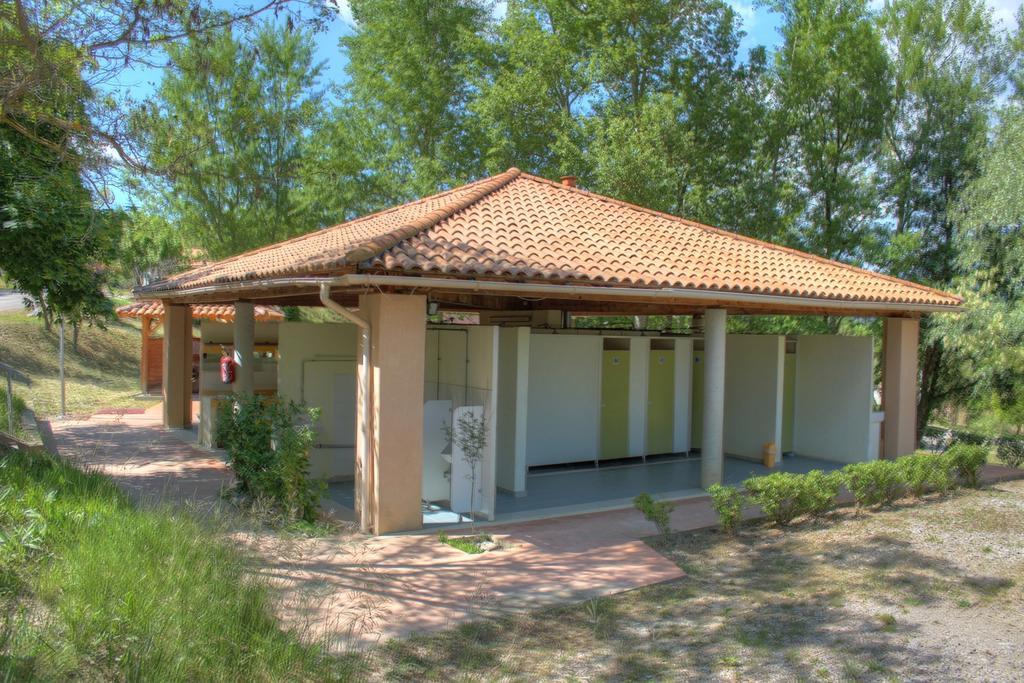 Camping Le Couriou Recoubeau-Jansac Exterior photo