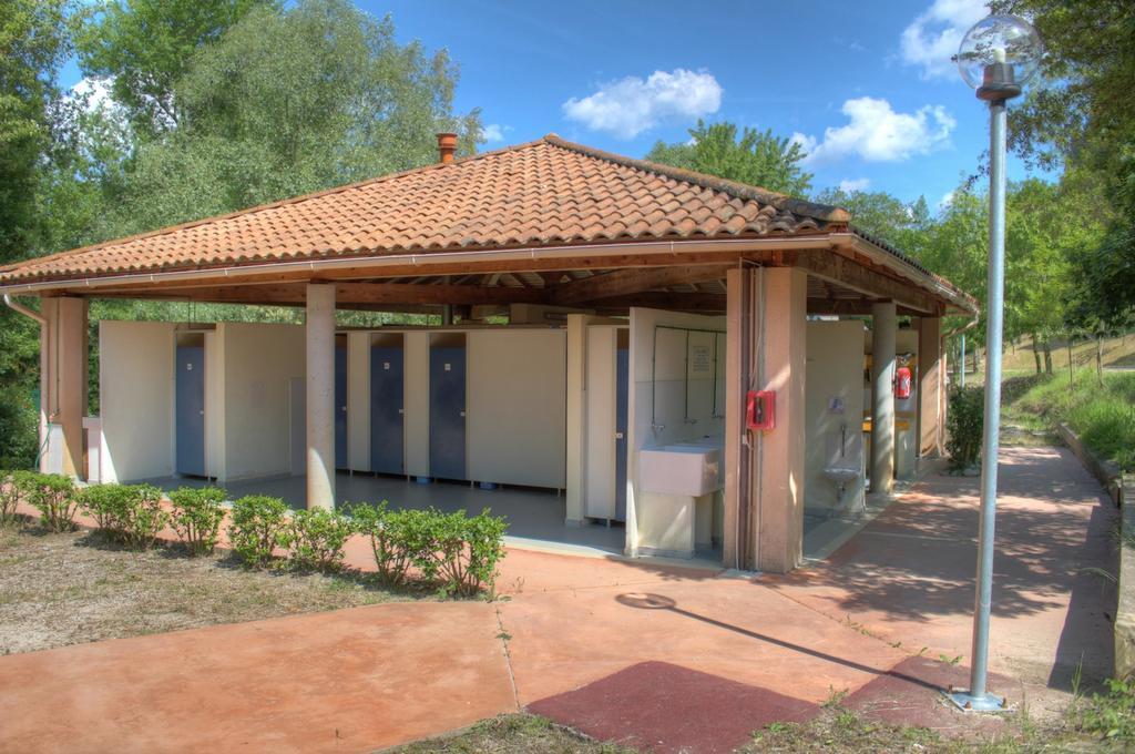 Camping Le Couriou Recoubeau-Jansac Exterior photo