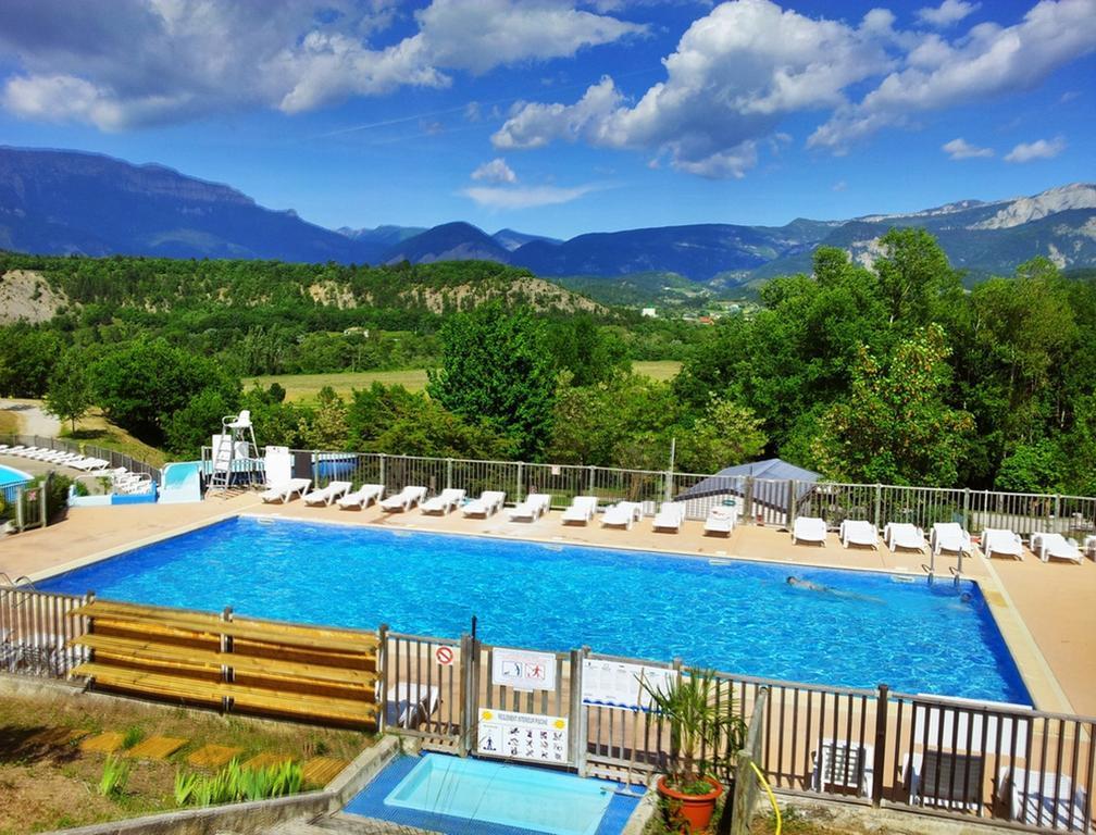 Camping Le Couriou Recoubeau-Jansac Exterior photo